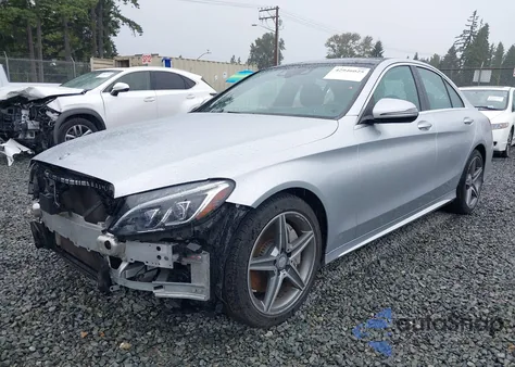 2016 Mercedes-Benz C 300 Sport z USA, uszkodzony, nr VIN 55SWF4JB7GU108951